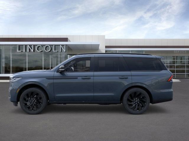 New 2025 Lincoln Navigator Reserve w/ Jet Appearance Package image 3