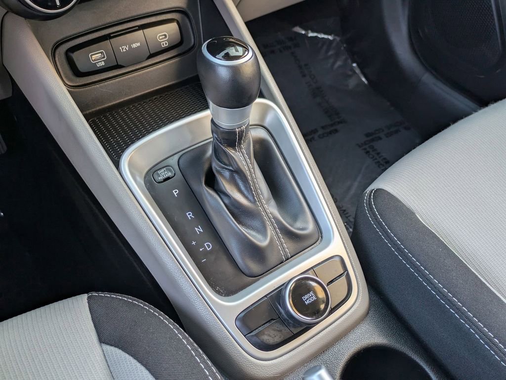 Used 2025 Hyundai Venue SEL image 18