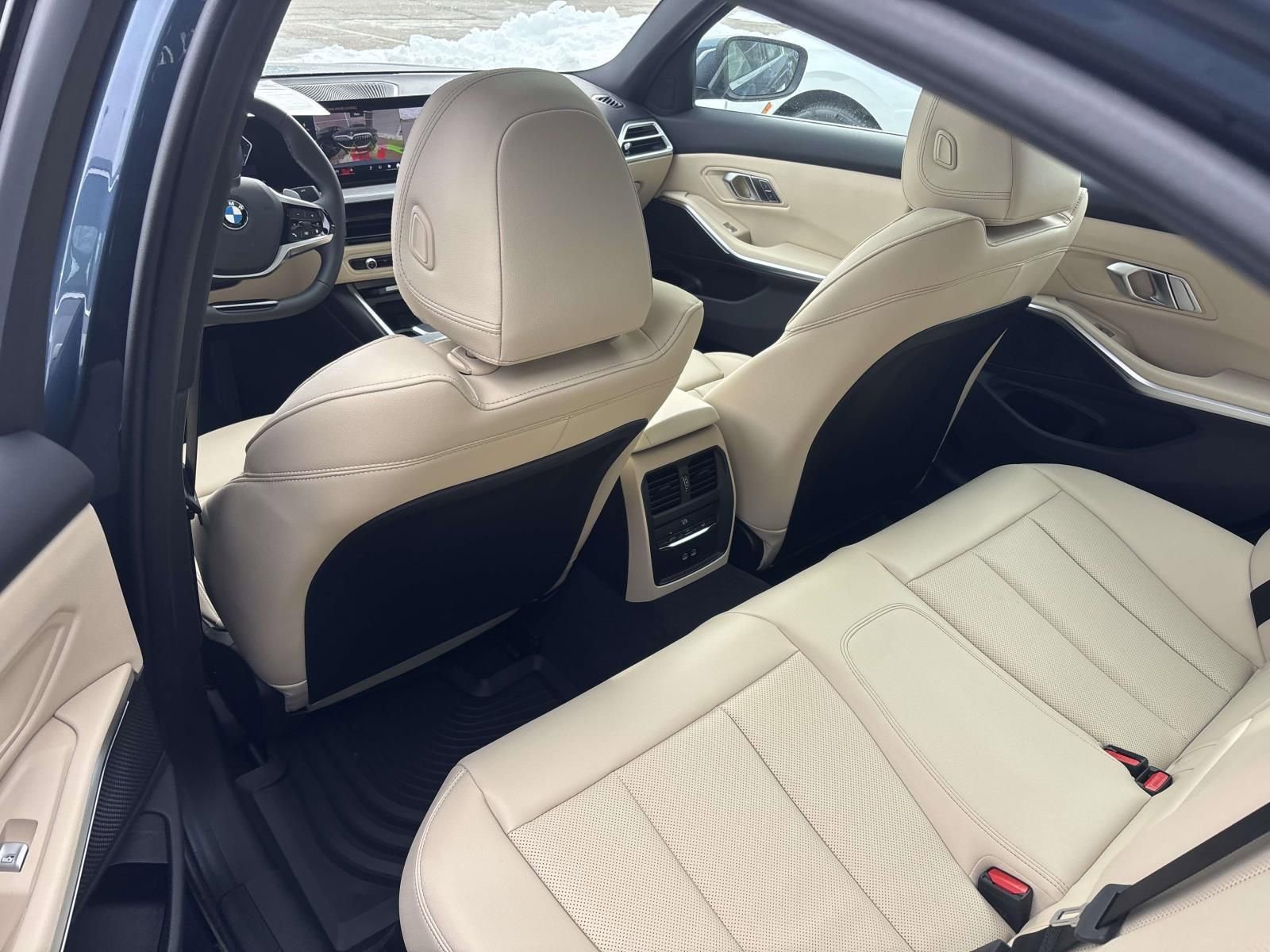 New 2026 BMW 330i xDrive Sedan w/ Premium Package image 27