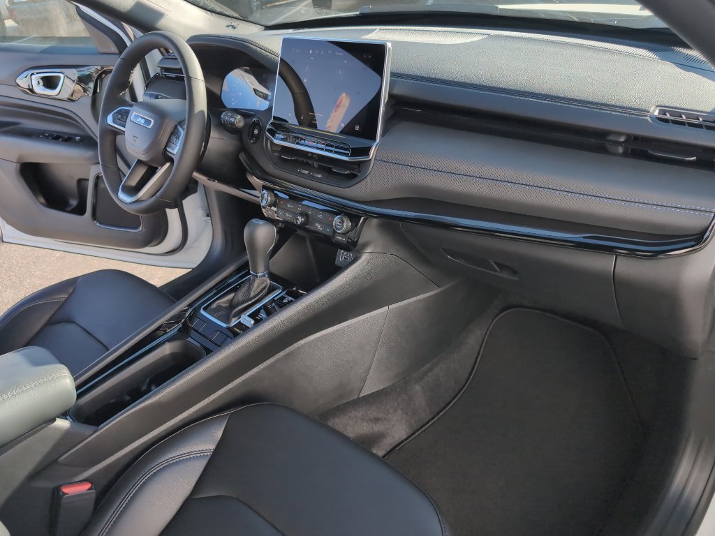 New 2026 Jeep Compass Limited image 32