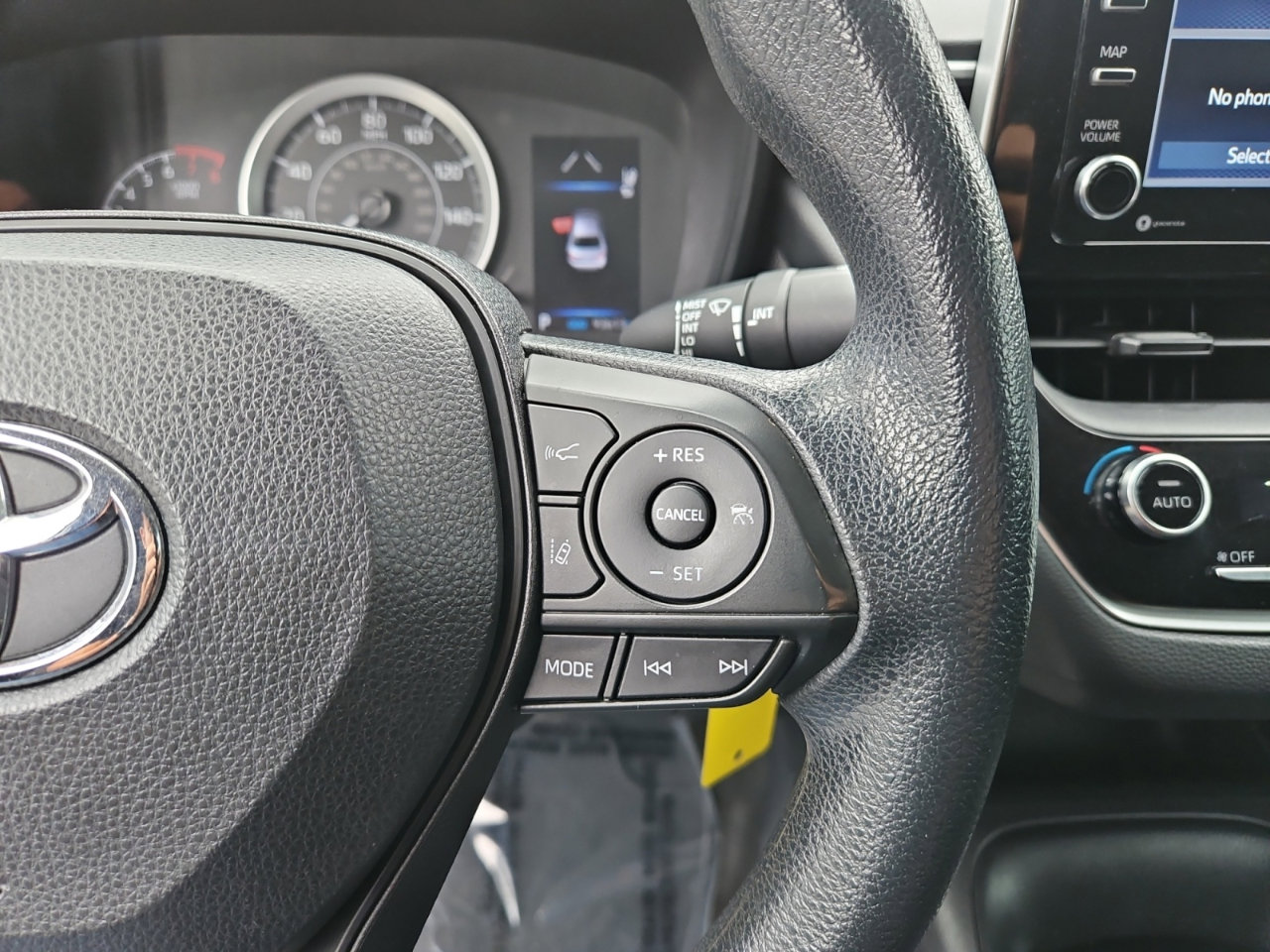 Used 2021 Toyota Corolla LE image 25