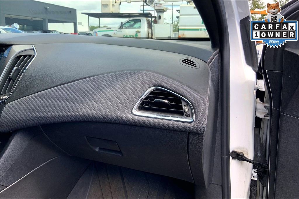 Used 2018 Chevrolet Cruze LT w/ Redline Edition image 15