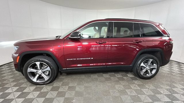 Used 2024 Jeep Grand Cherokee Limited 4xe w/ Luxury Tech Group II AWD/4WD image 6