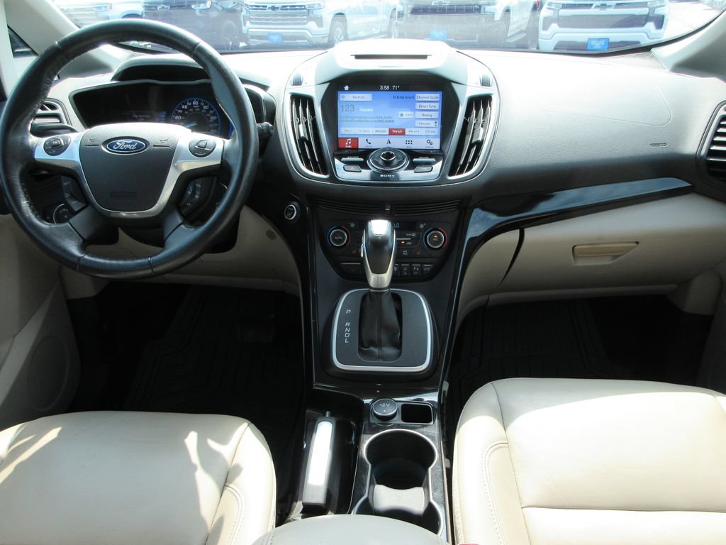 Used 2017 Ford C-MAX Energi Titanium w/ Equipment Group 501A FWD image 16