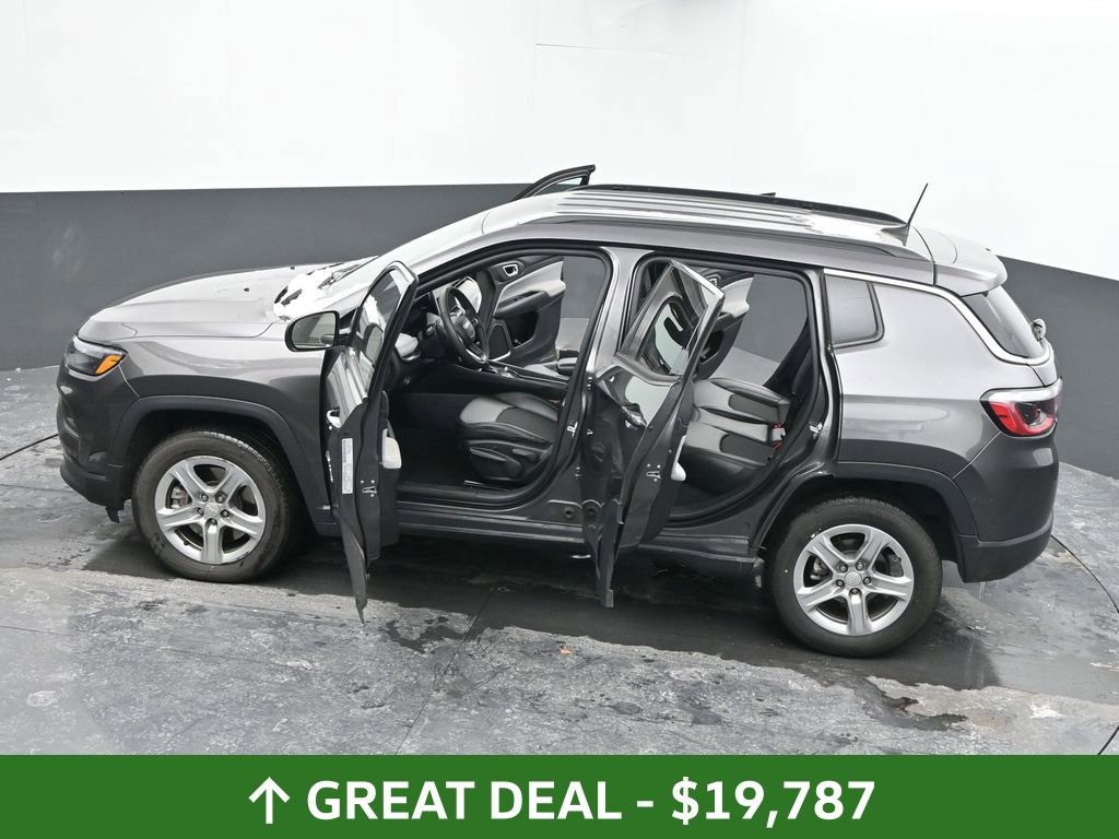 Used 2024 Jeep Compass Latitude image 64
