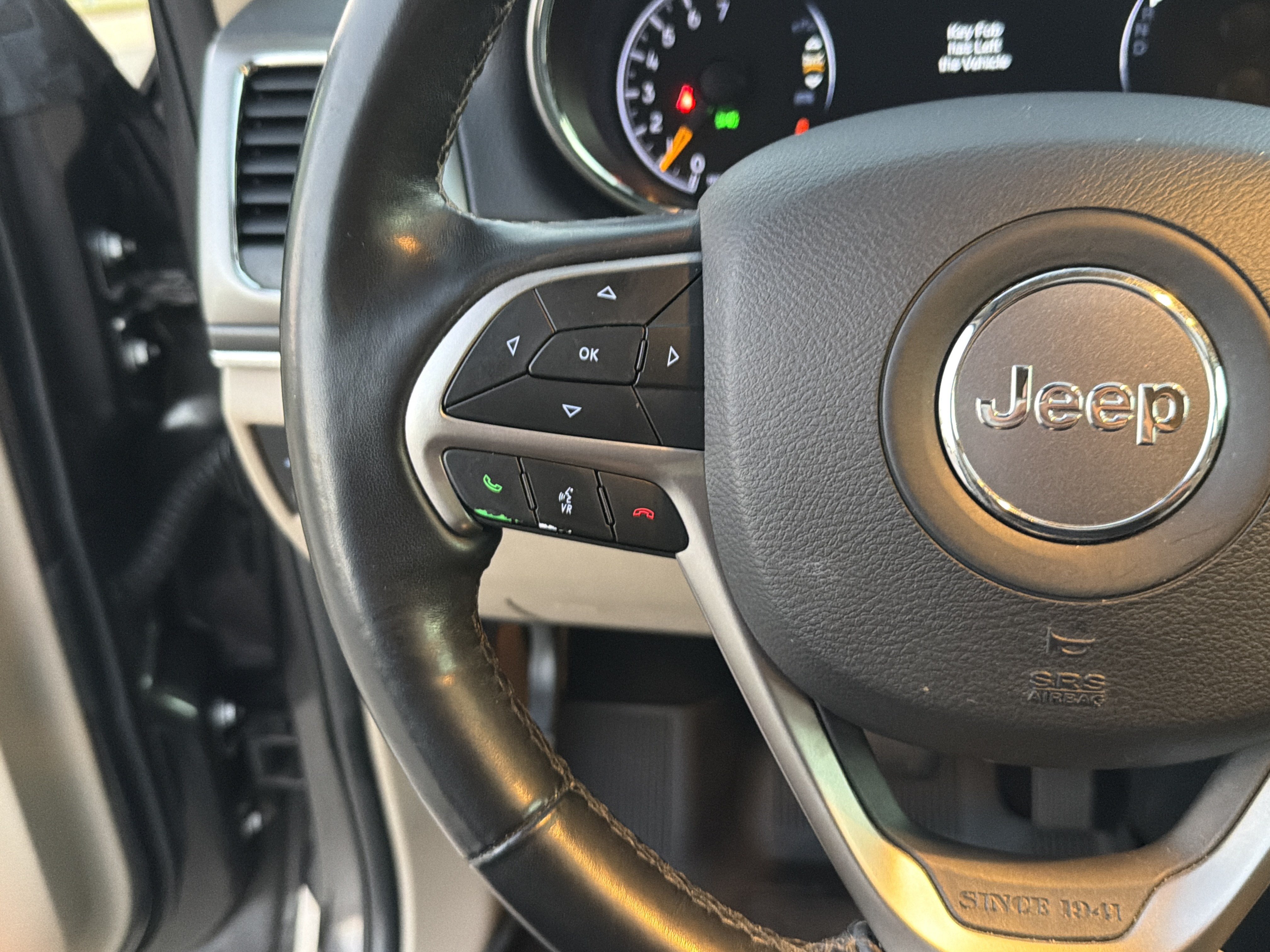 Used 2021 Jeep Grand Cherokee Limited w/ Premium Lighting Group AWD/4WD image 19