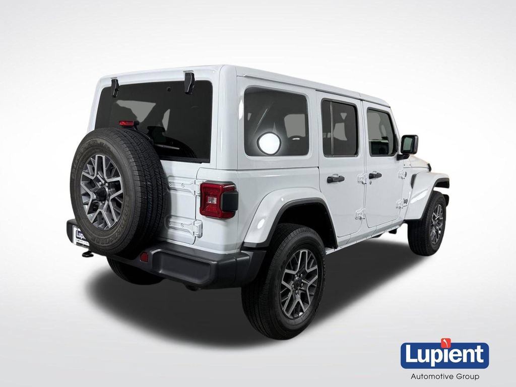 Used 2025 Jeep Wrangler Unlimited Sahara AWD/4WD image 4