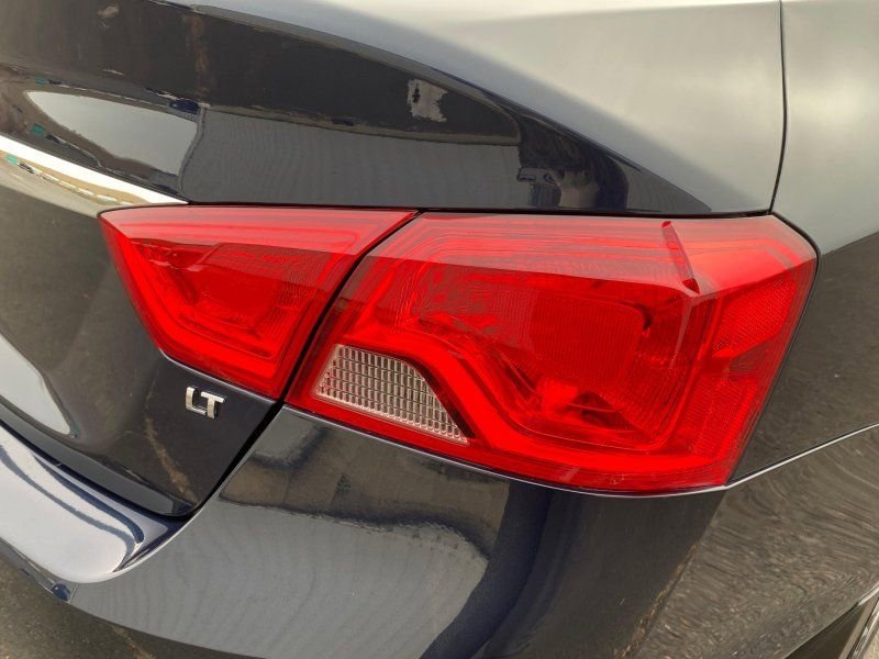 Used 2017 Chevrolet Impala LT w/ Convenience Package image 13