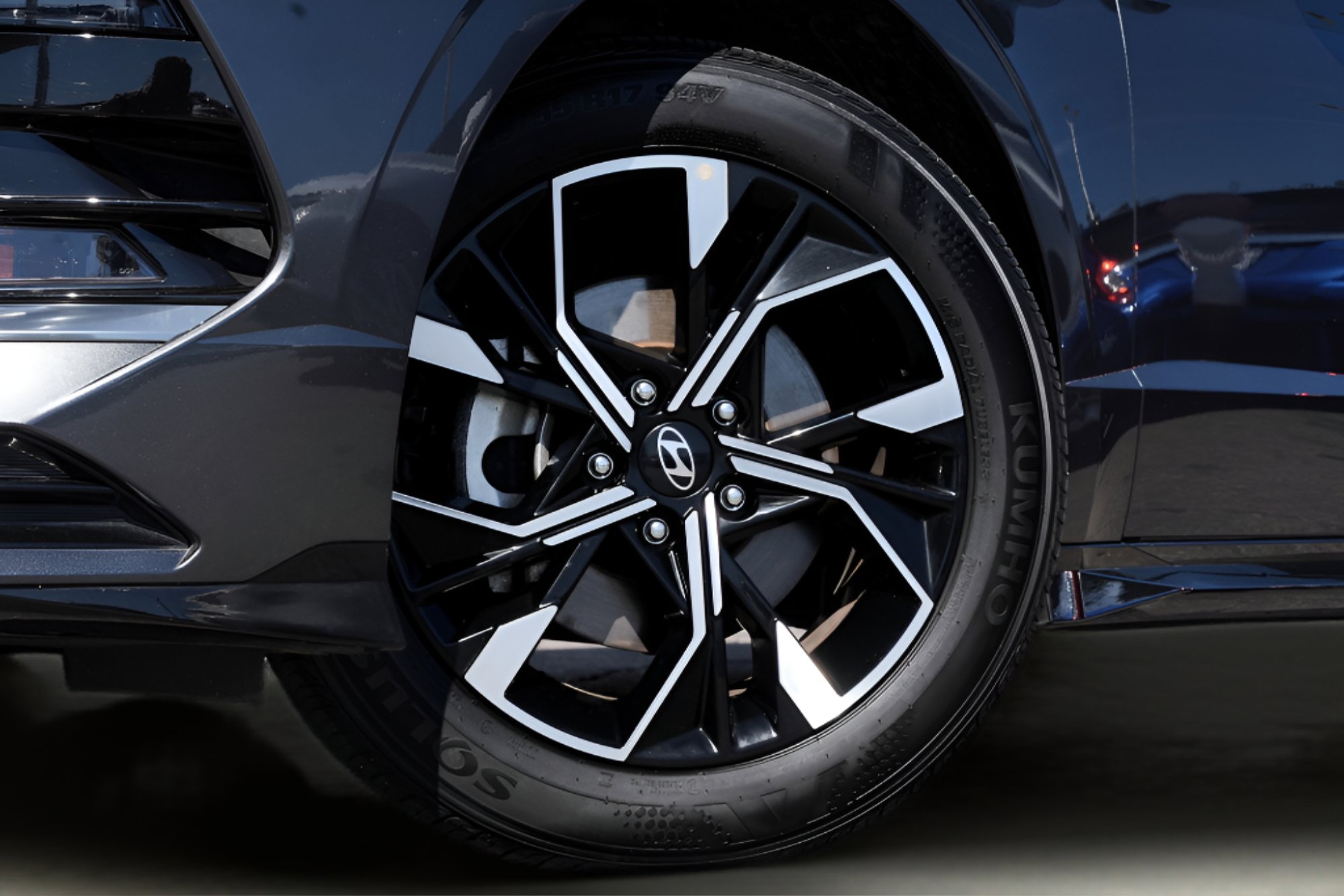 Used 2025 Hyundai Sonata SEL FWD image 3