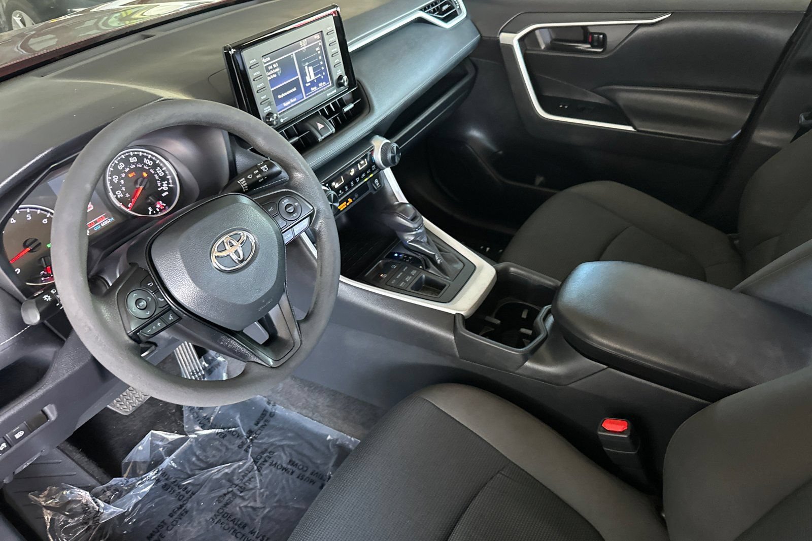 Used 2022 Toyota RAV4 LE AWD/4WD image 10