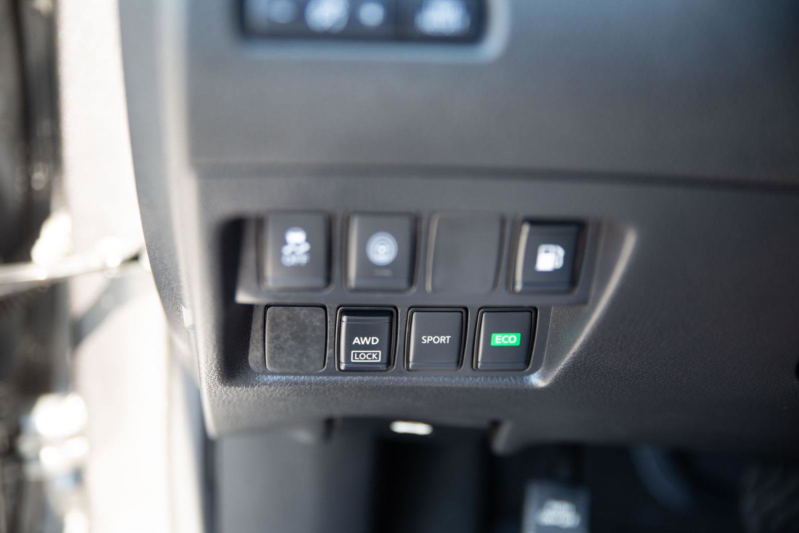 Used 2020 Nissan Rogue S AWD/4WD image 16