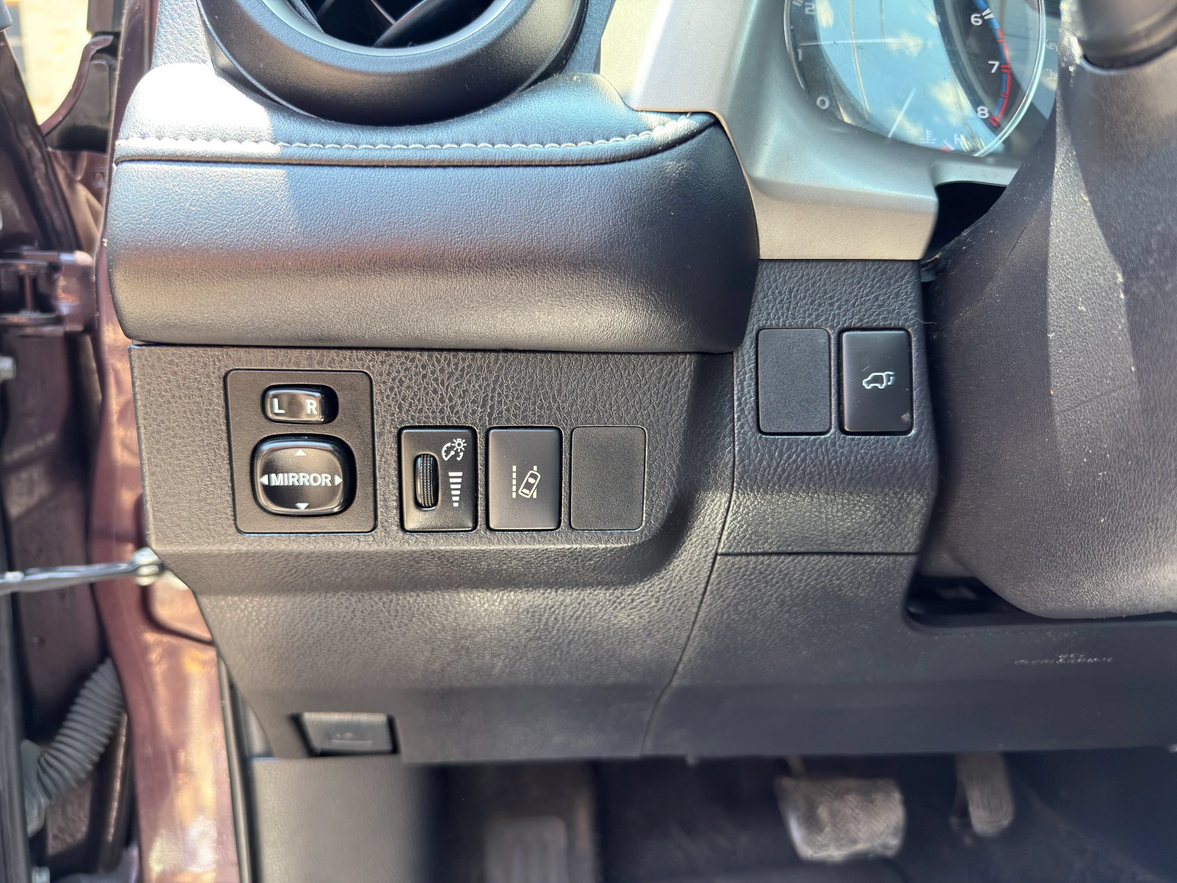 Used 2017 Toyota RAV4 Limited FWD image 20