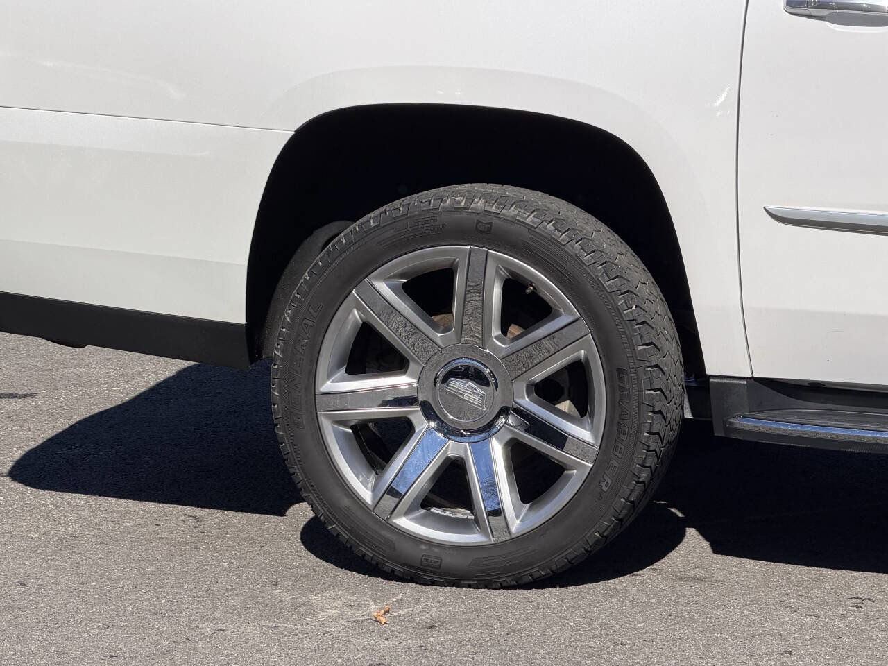Used 2019 Cadillac Escalade ESV Luxury image 9