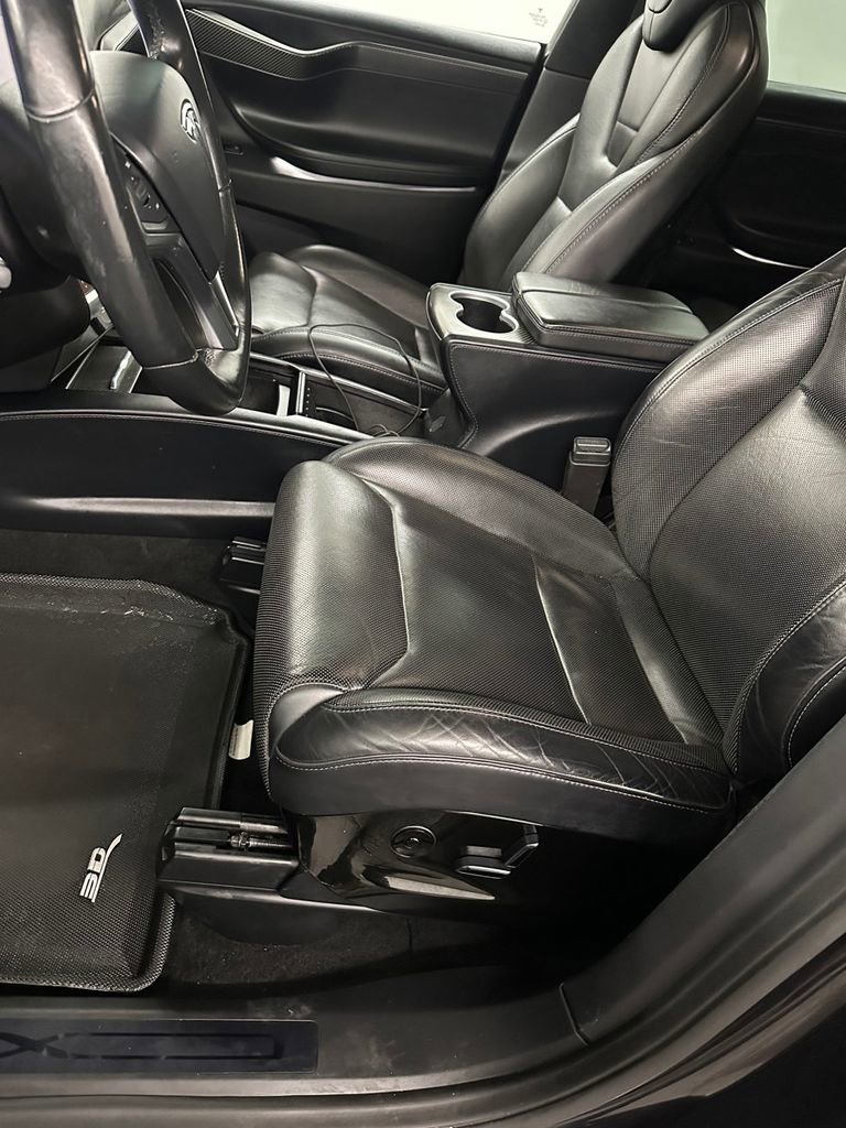 Used 2016 Tesla Model X Performance image 14