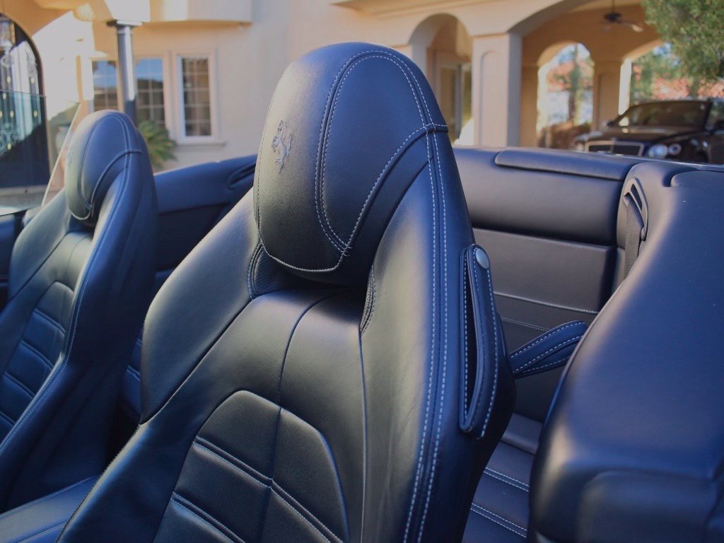 Used 2018 Ferrari California T RWD image 33