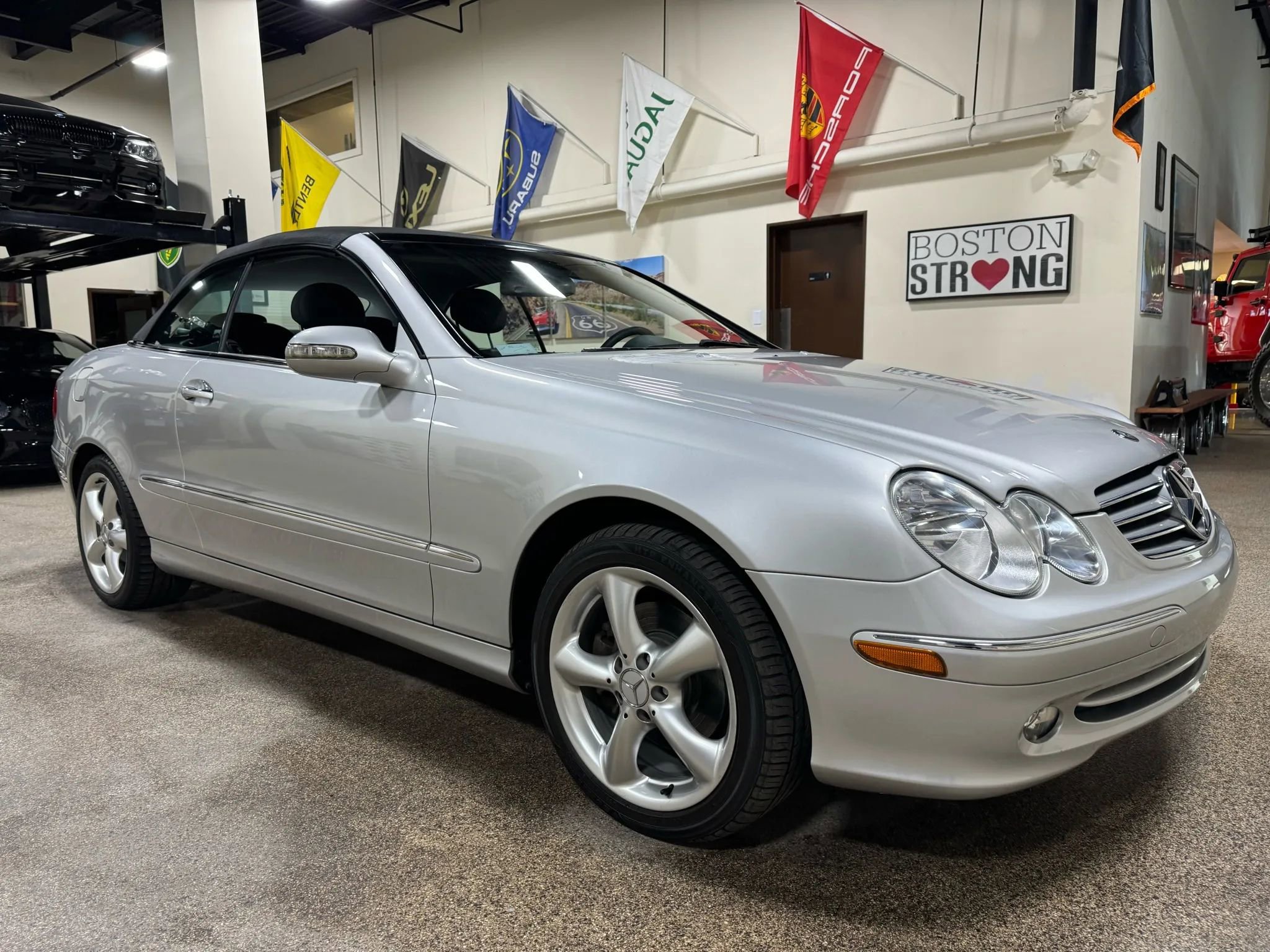 Used 2005 Mercedes-Benz CLK 320 Cabriolet image 12