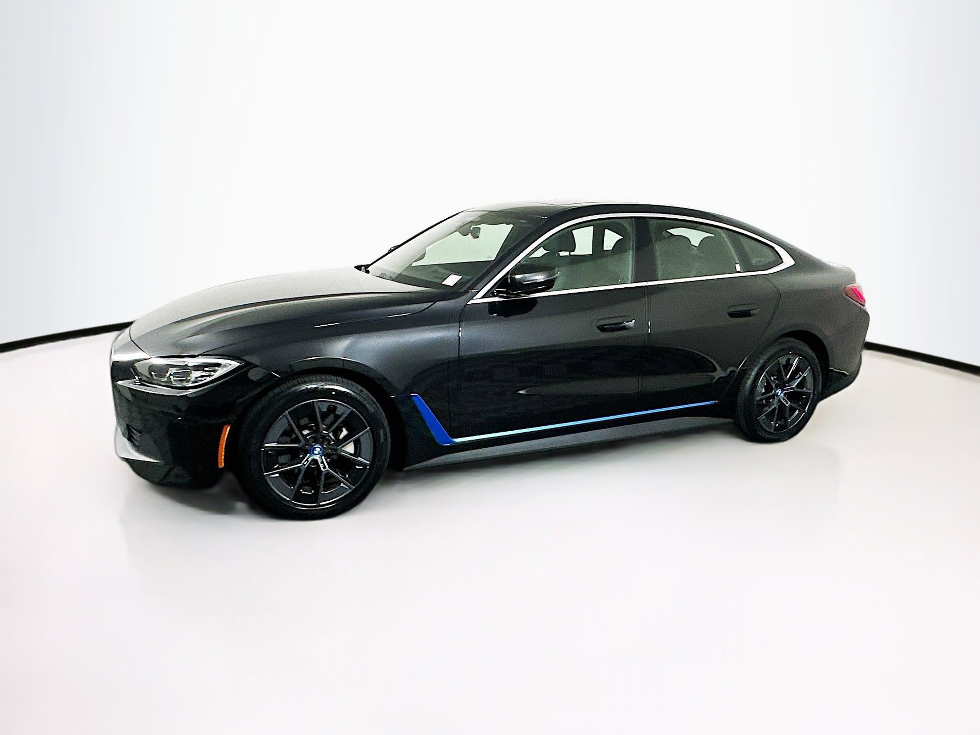 Used 2024 BMW i4 eDrive40 w/ Premium Package RWD image 4