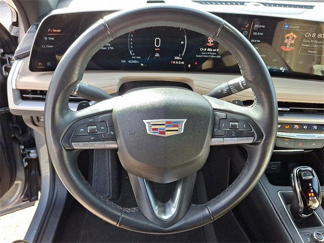Used 2024 Cadillac XT4 Premium Luxury image 15