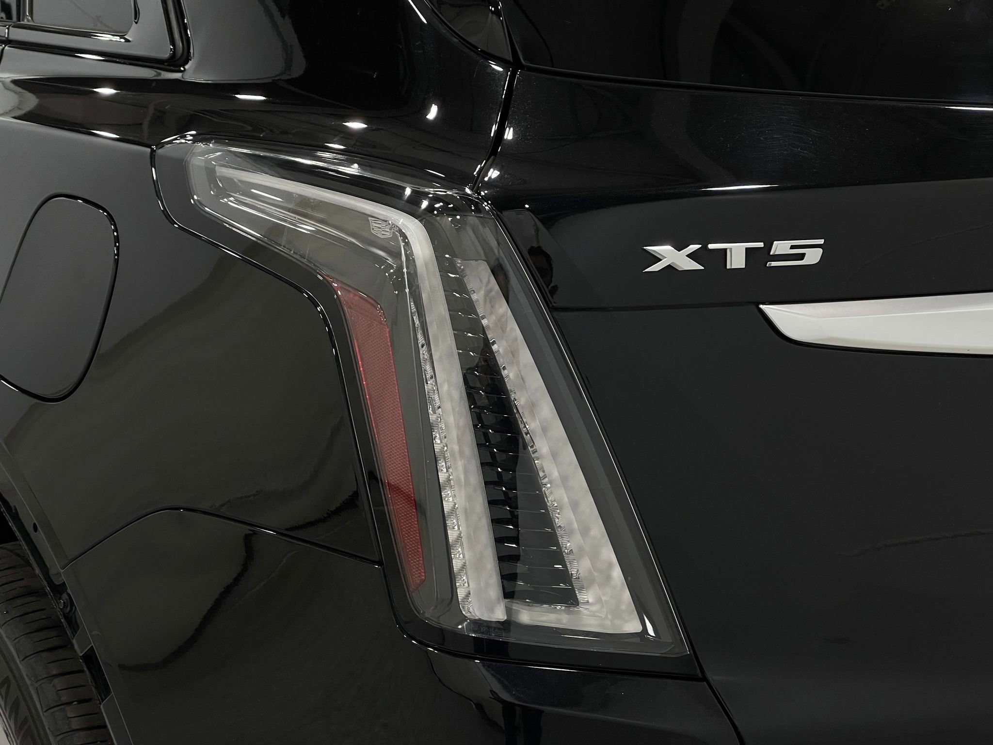 Used 2020 Cadillac XT5 Sportv w/ LPO, Floor Liner Package image 31