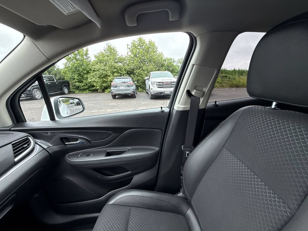 Certified 2022 Buick Encore Preferred w/ Safety Package FWD image 15