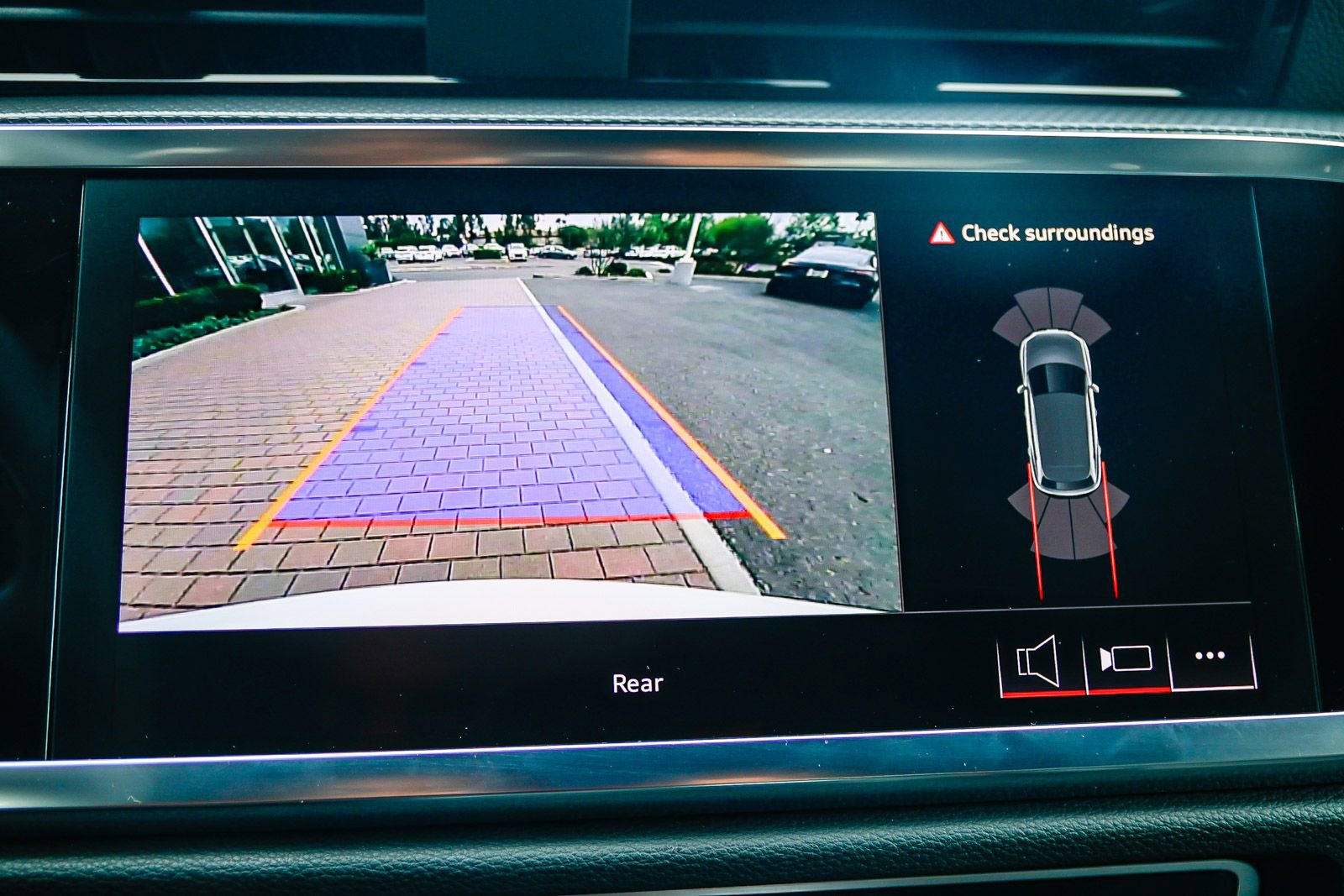 Used 2025 Audi Q3 2.0T Premium w/ Convenience Package image 27