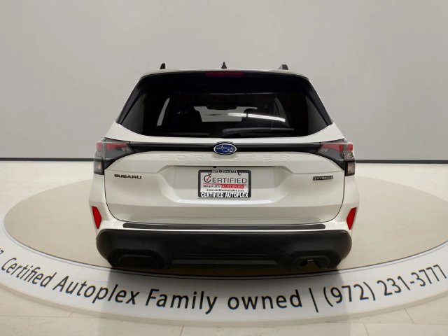 Used 2025 Subaru Forester Premium AWD/4WD image 4