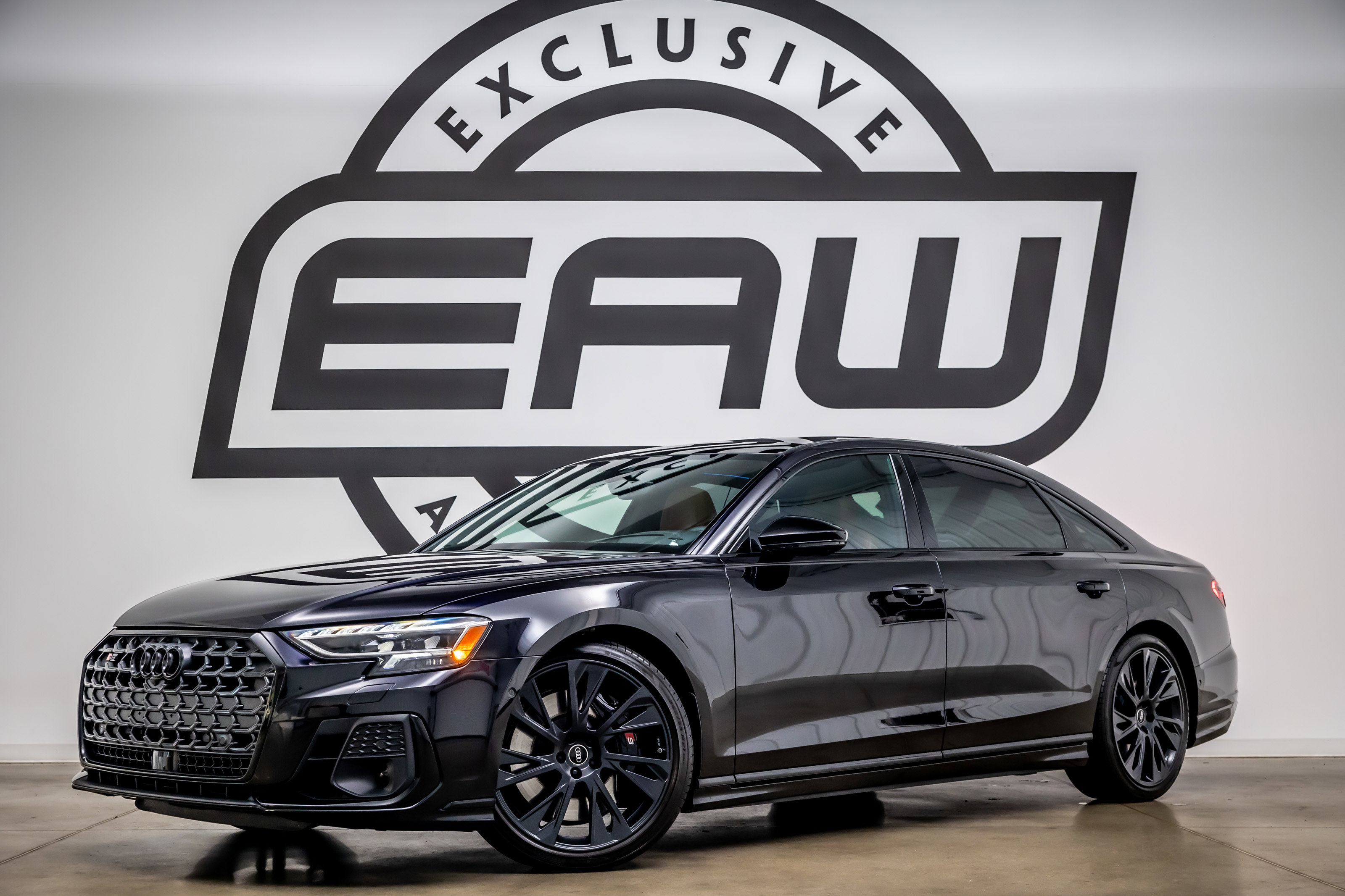 Used 2025 Audi S8 AWD/4WD image 1