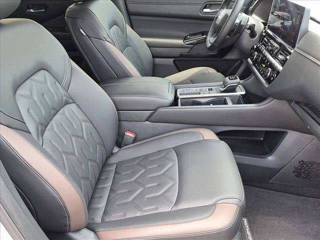 Used 2026 Nissan Pathfinder Platinum FWD image 20