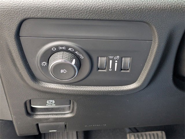 Used 2022 Jeep Grand Cherokee Overland image 16