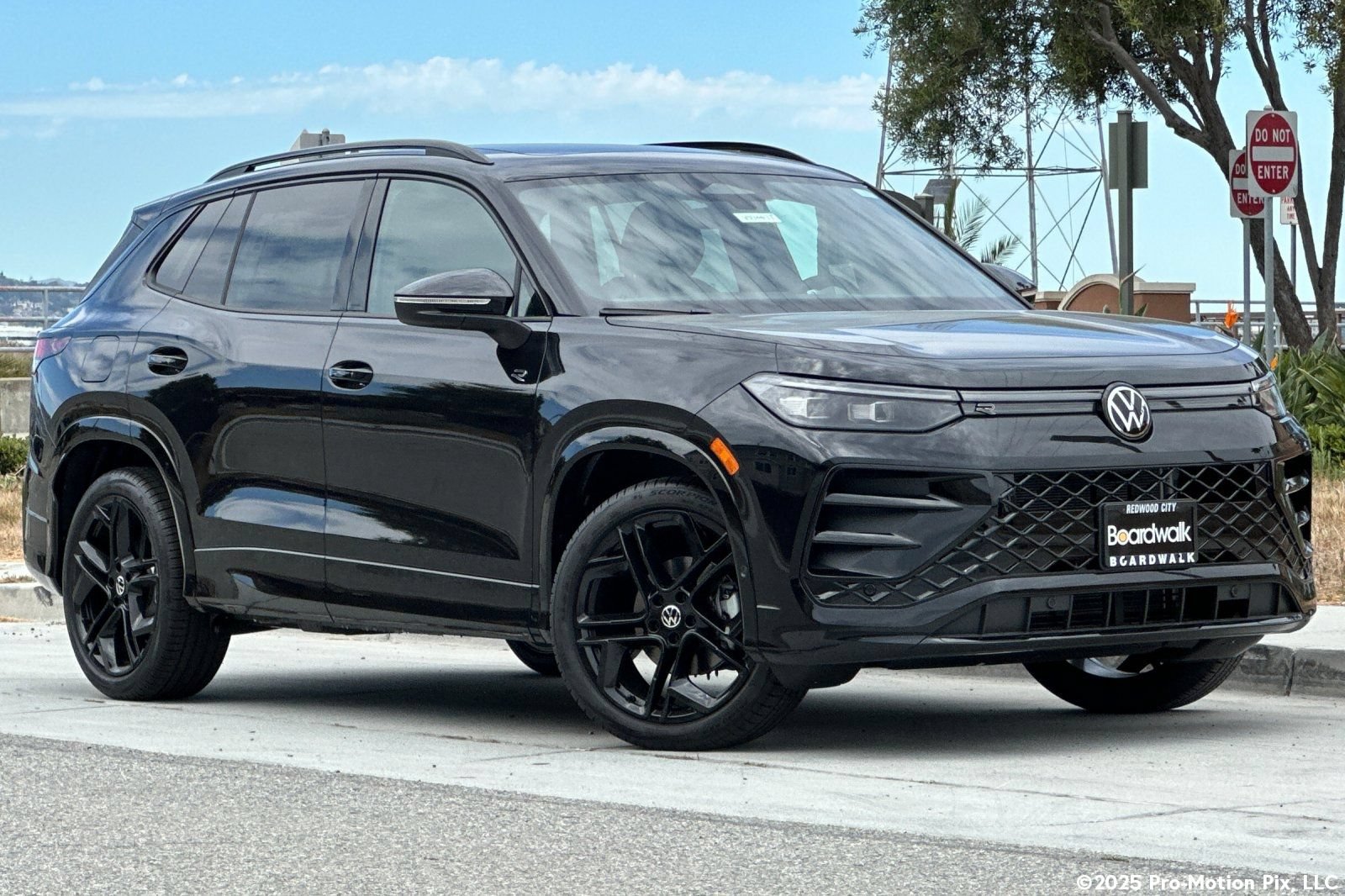 New 2026 Volkswagen Tiguan SE R-Line