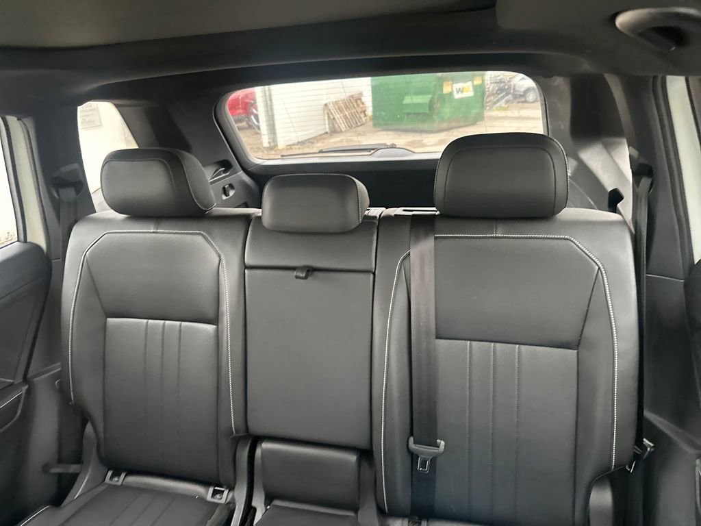 Used 2024 Volkswagen Tiguan SE R-Line w/ MDO Package, Two-Row AWD/4WD image 19