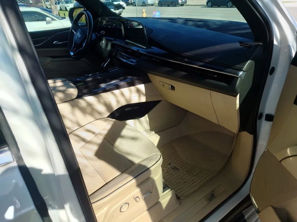 Used 2021 Cadillac Escalade ESV Premium Luxury image 12