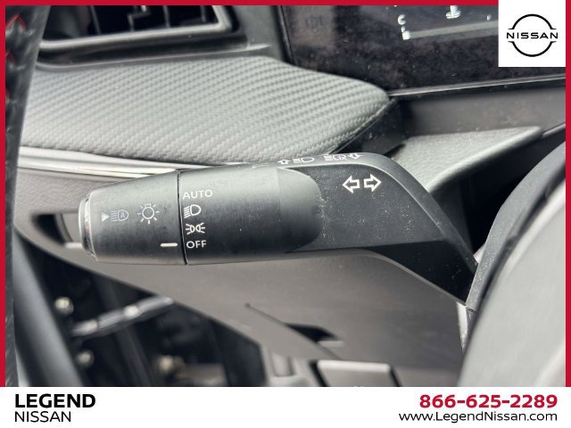 Used 2025 Nissan Kicks SR w/ Illumination Package AWD/4WD image 22