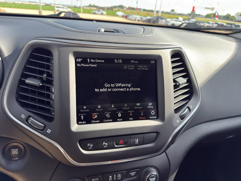Used 2023 Jeep Cherokee Altitude Lux AWD/4WD image 19