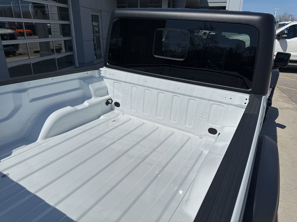 Used 2022 Jeep Gladiator Rubicon w/ Cold Weather Group AWD/4WD image 18