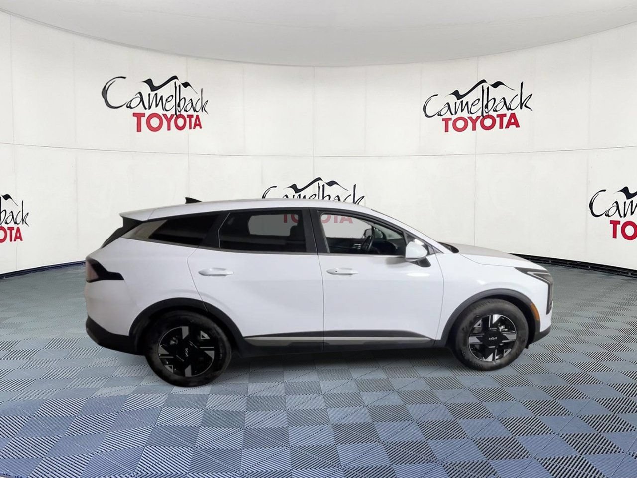 Used 2026 Kia Sportage LX FWD image 3
