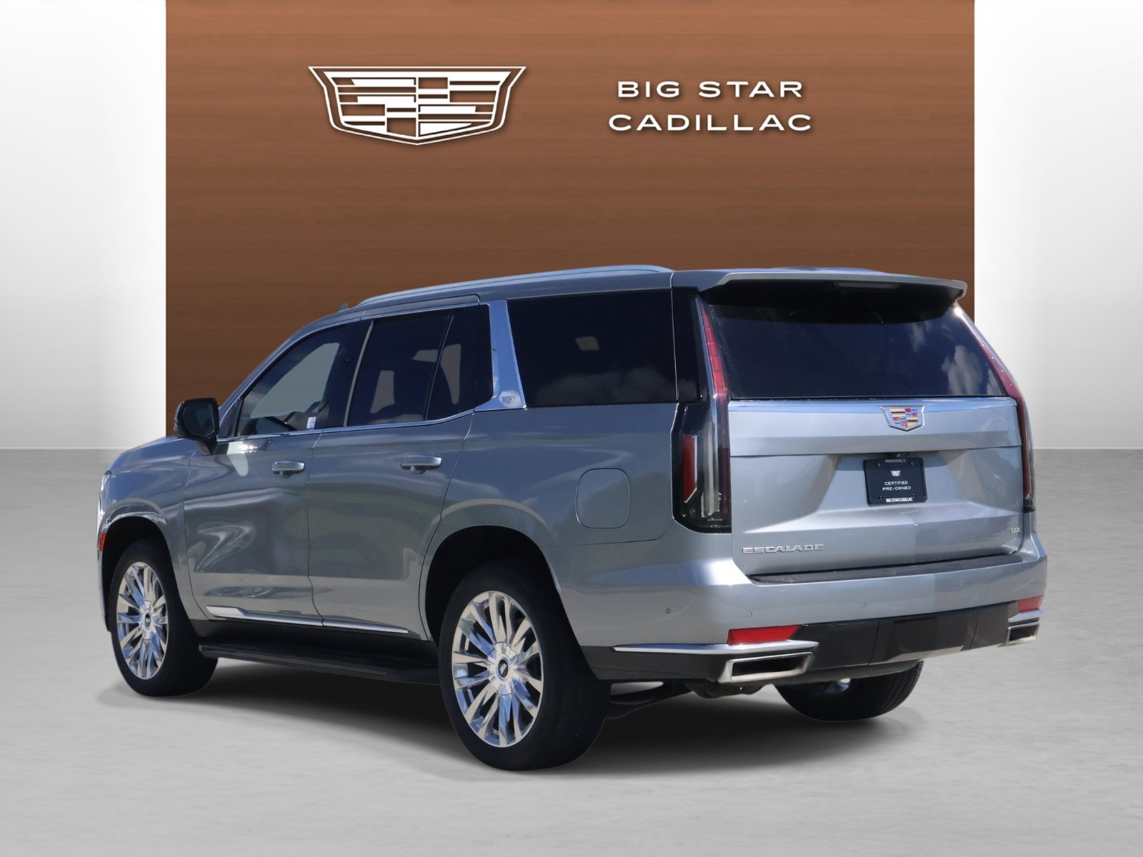 Used 2023 Cadillac Escalade Premium Luxury RWD image 3