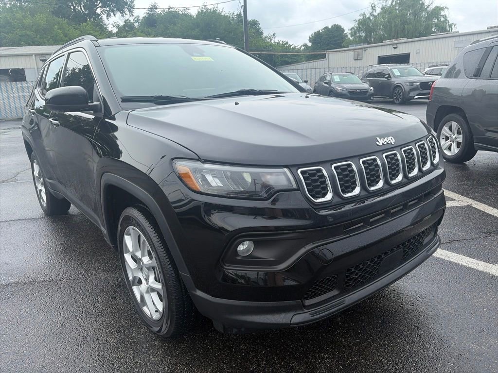 Used 2024 Jeep Compass Latitude AWD/4WD video 1