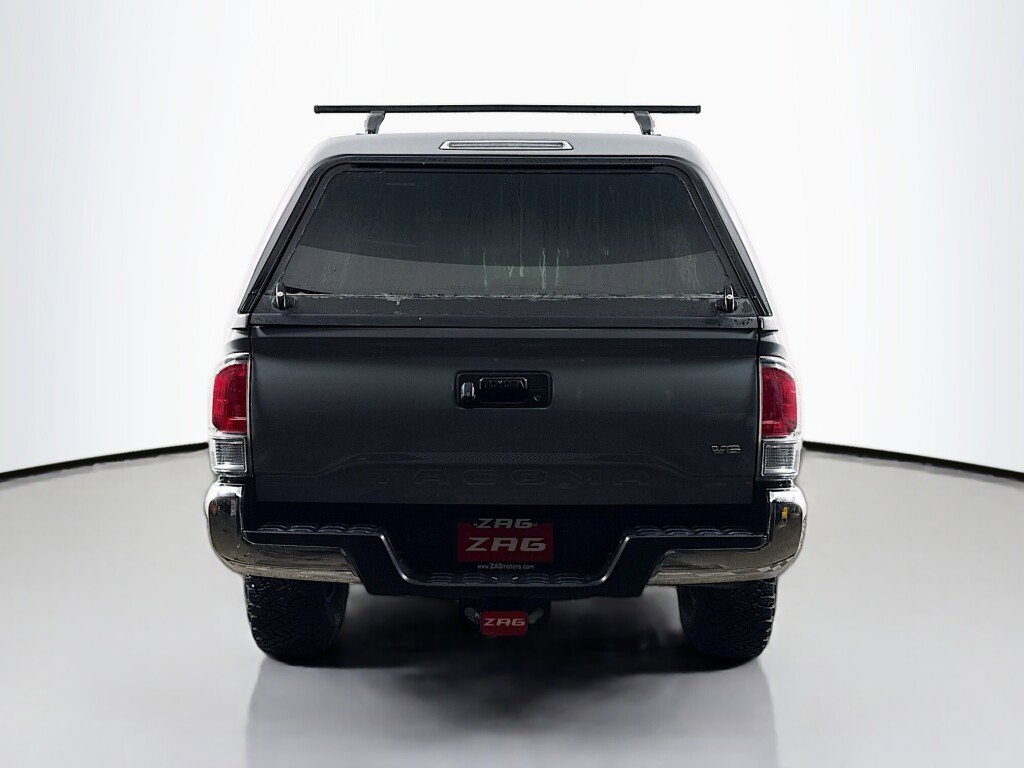 Used 2021 Toyota Tacoma TRD Off-Road image 4