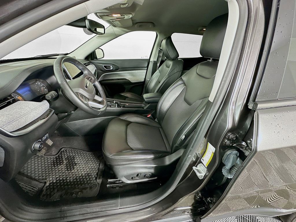 Certified 2022 Jeep Compass Latitude w/ Convenience Group image 32