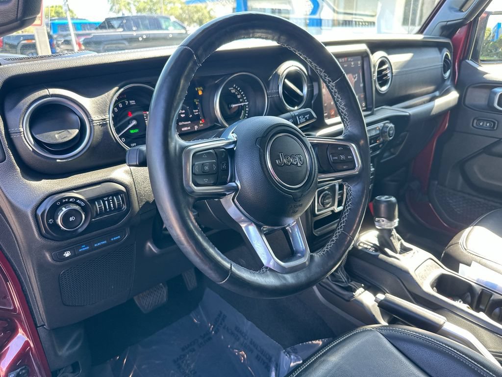 Used 2022 Jeep Wrangler Unlimited Sahara w/ Cold Weather Group AWD/4WD image 9