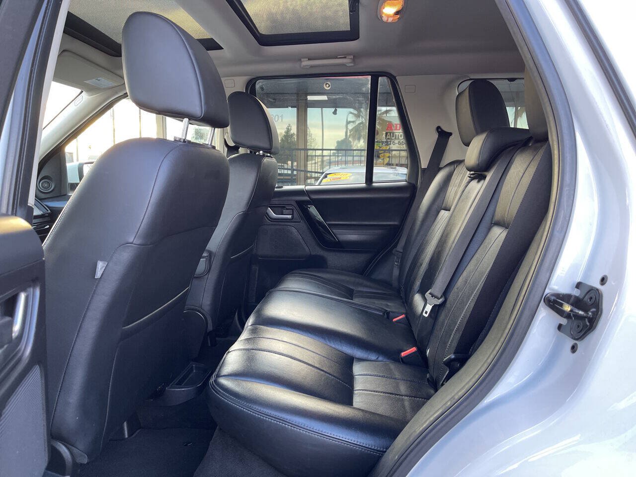 Used 2013 Land Rover LR2 HSE AWD/4WD image 11