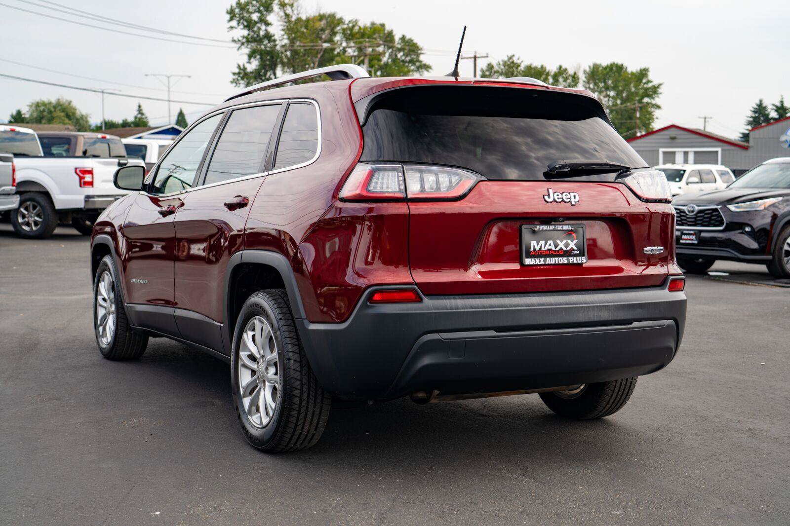 Used 2019 Jeep Cherokee Latitude w/ Popular Appearance Group FWD image 12