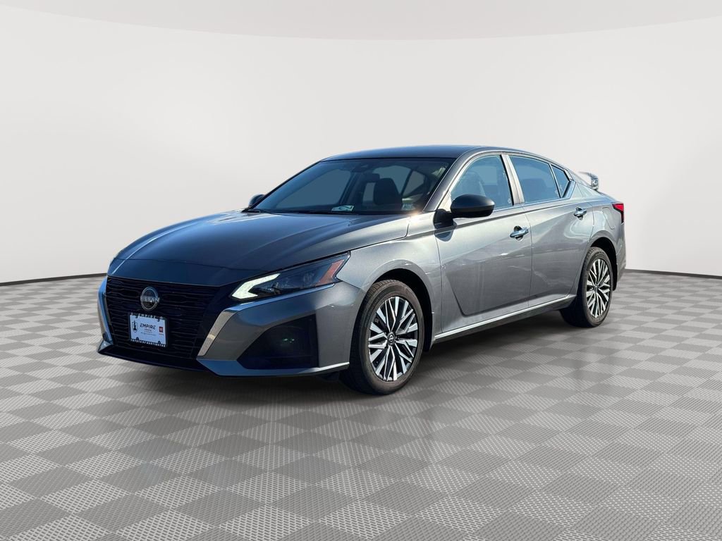 Used 2023 Nissan Altima 2.5 SV image 3