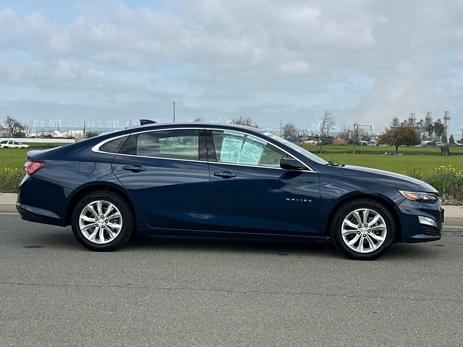 Used 2022 Chevrolet Malibu LT image 3