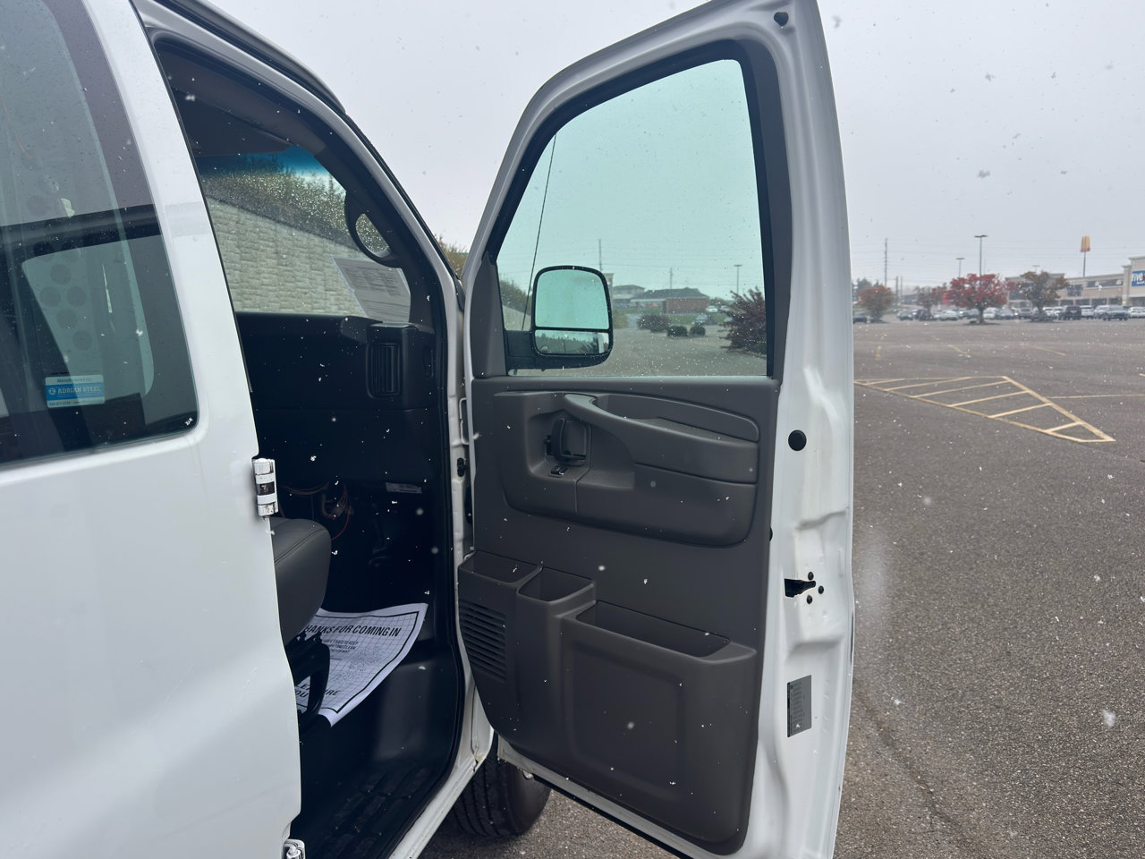 Used 2015 Chevrolet Express 3500 image 24