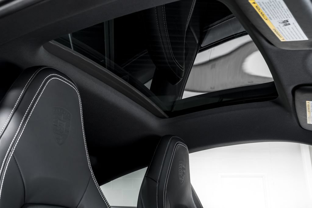 Used 2025 Porsche 911 Carrera RWD image 38