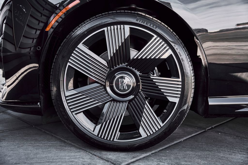 Used 2025 Rolls-Royce Spectre w/ Spectre Launch Package image 3