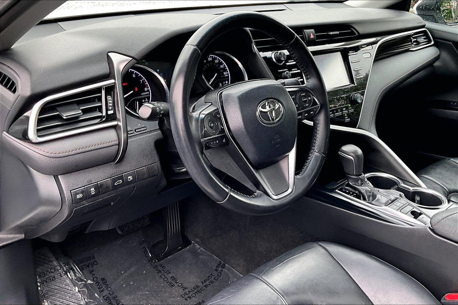 Used 2018 Toyota Camry XLE FWD image 13