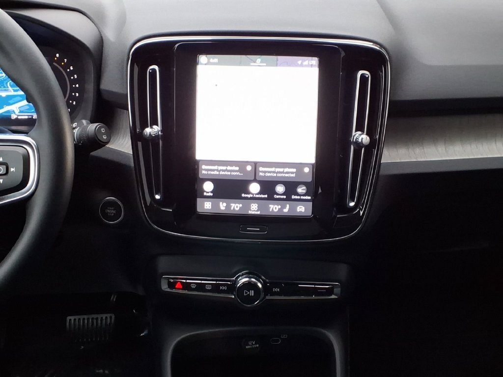 Certified 2023 Volvo XC40 B5 Ultimate w/ Climate Package AWD/4WD image 15